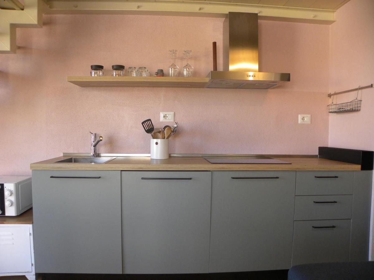 Petra Magica Apartment San Pantaleo Bagian luar foto