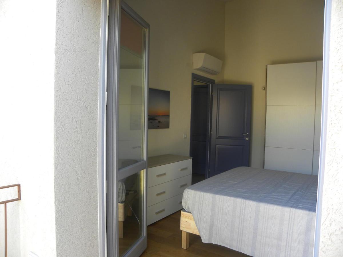 Petra Magica Apartment San Pantaleo Bagian luar foto